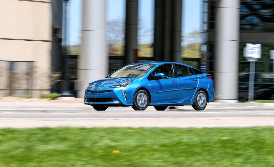  Toyota Prius XLE AWD-e 2019 года  (NA) (фото 36 из 40)